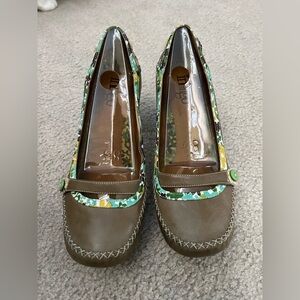Indigo Brown and Green Women's Flats